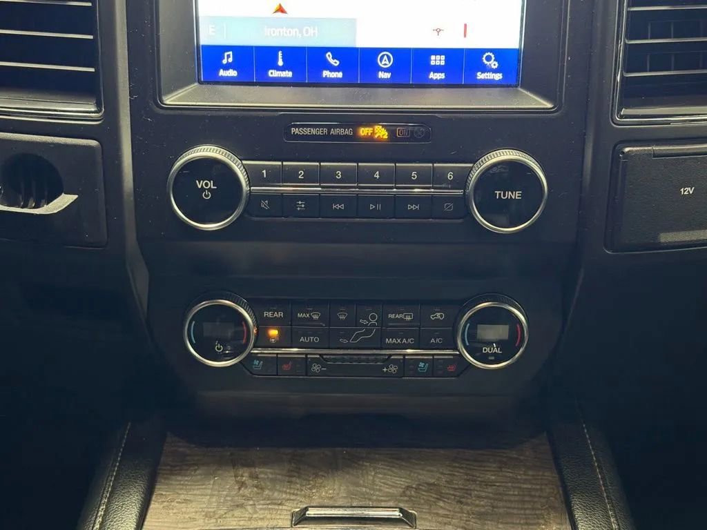 Used 2020 Ford Expedition Limited AWD/4WD image 21