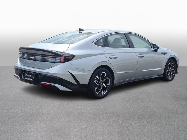 Used 2025 Hyundai Sonata SEL FWD image 4