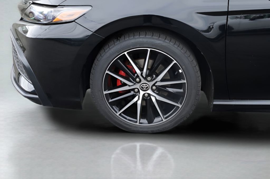 Used 2021 Toyota Camry SE w/ Cold Weather Package AWD/4WD image 3