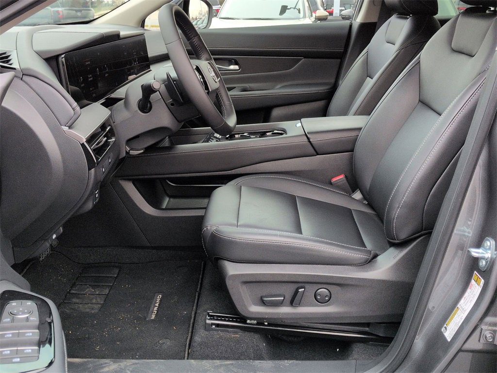 Used 2025 Nissan Murano SV image 14