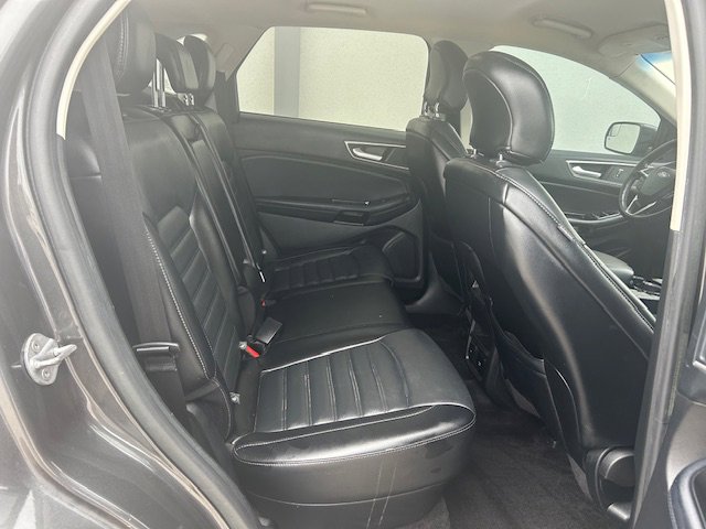 Used 2018 Ford Edge SEL w/ Equipment Group 201A FWD image 13