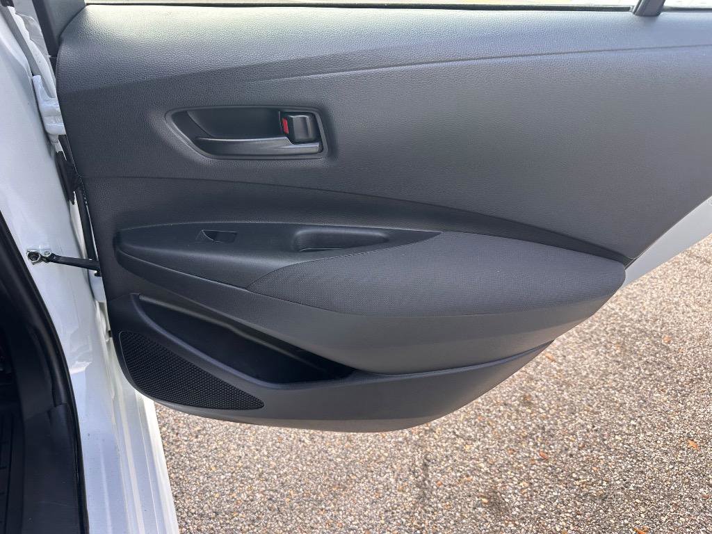 Used 2022 Toyota Corolla LE FWD image 21