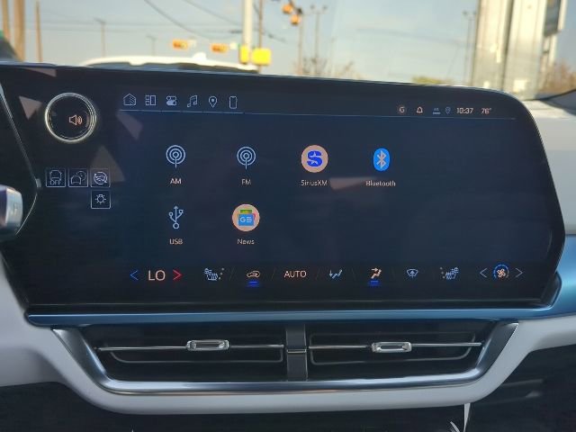 New 2026 Chevrolet Equinox EV LT image 18