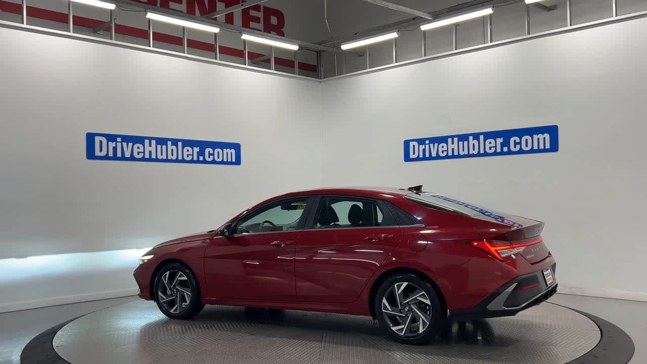 Used 2025 Hyundai Elantra SEL FWD image 8