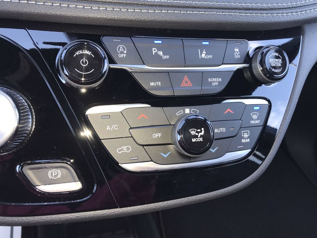 New 2026 Chrysler Pacifica Select FWD image 19