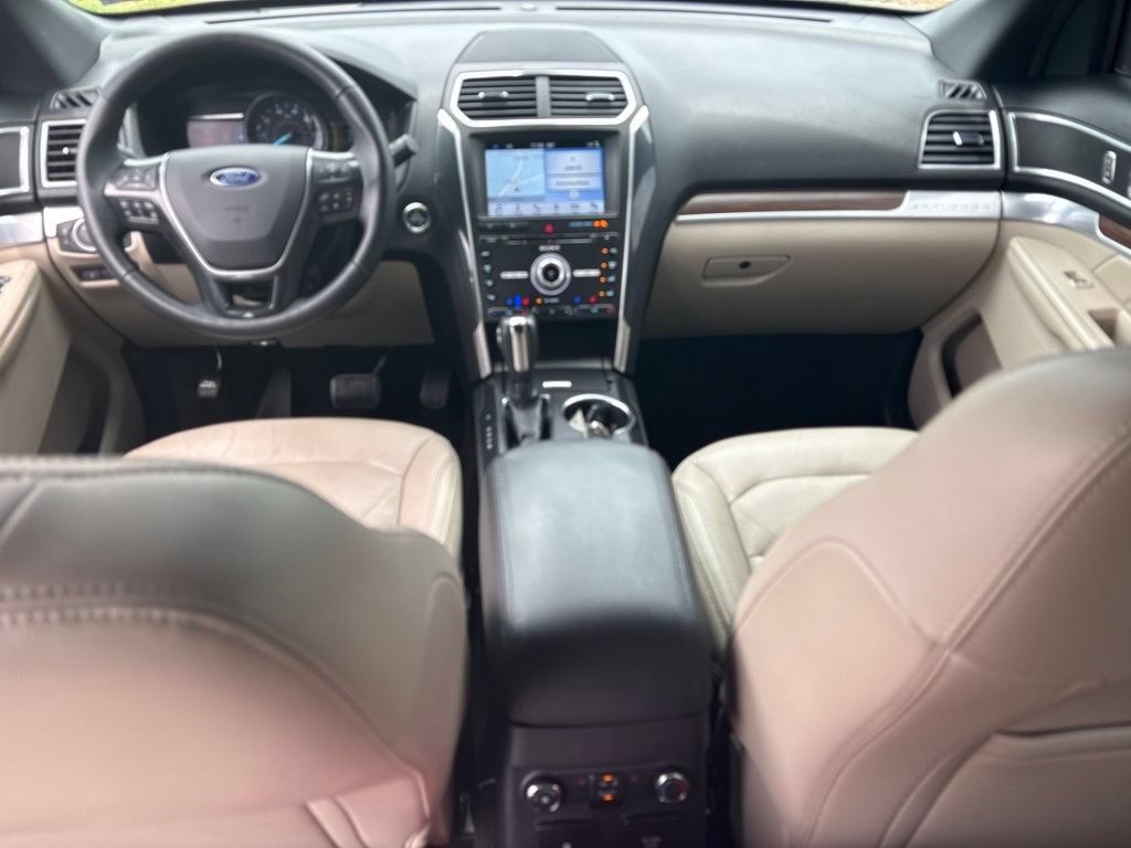 Used 2018 Ford Explorer Limited w/ Ford Safe & Smart Package AWD/4WD image 17