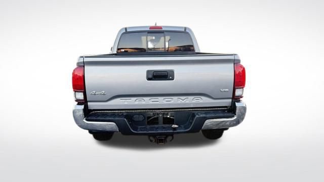 Used 2018 Toyota Tacoma SR5 image 5