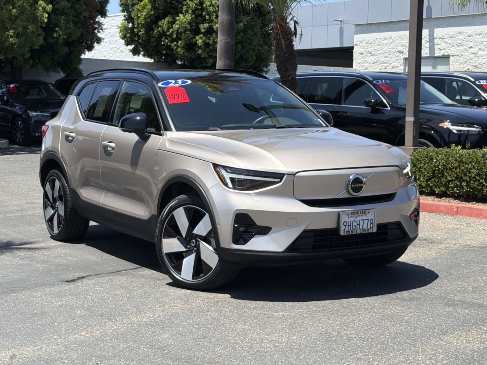 Certified 2023 Volvo XC40 Recharge Ultimate w/ Protection Package Premier AWD/4WD image 1