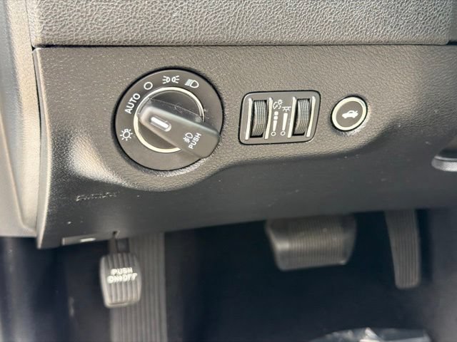 Used 2019 Chrysler 300 Touring L w/ Quick Order Package 22F RWD image 20
