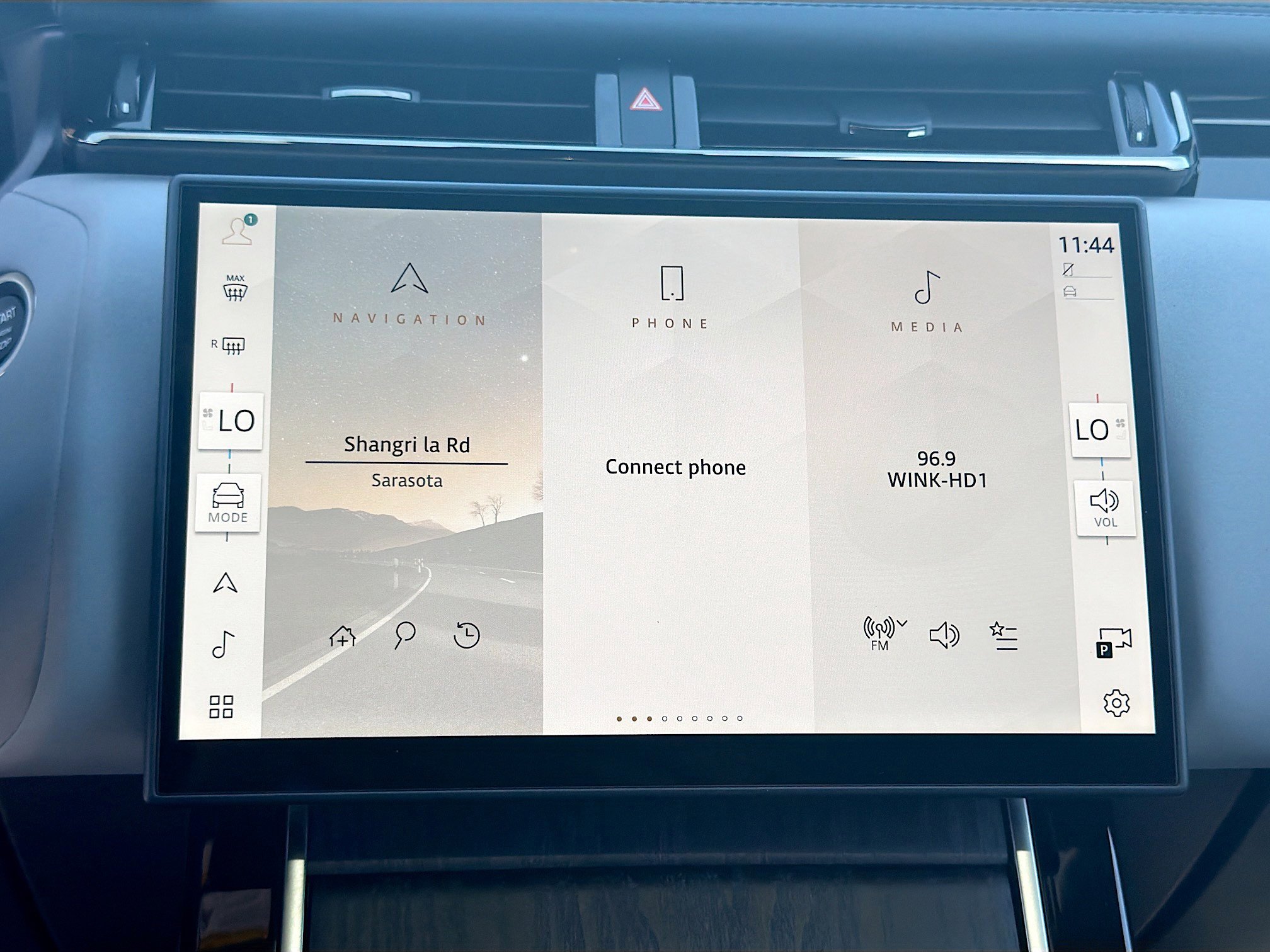 New 2026 Land Rover Range Rover Velar Dynamic SE image 31