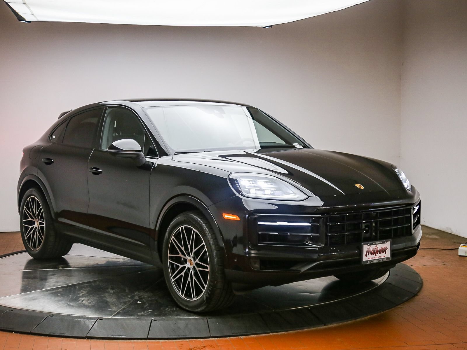 Certified 2026 Porsche Cayenne Coupe AWD/4WD image 4