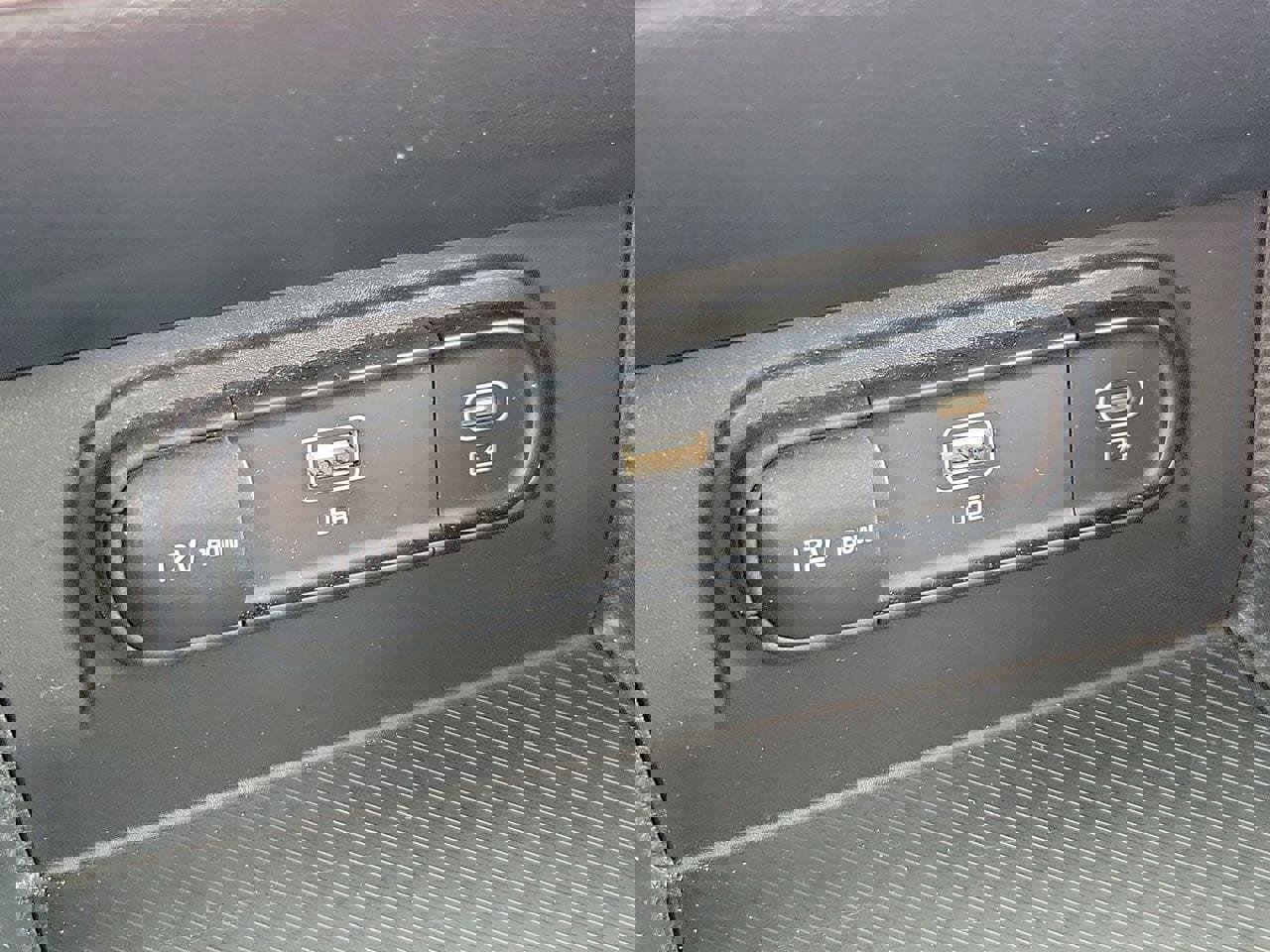 Used 2025 Kia Sportage LX image 28