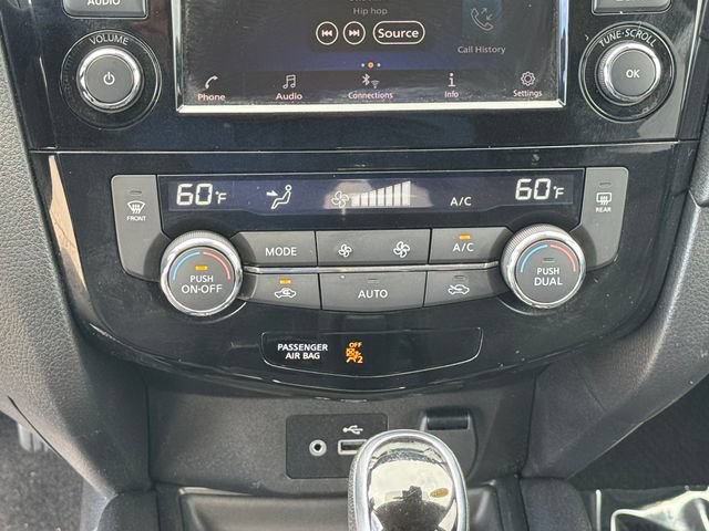 Used 2020 Nissan Rogue SV FWD image 20