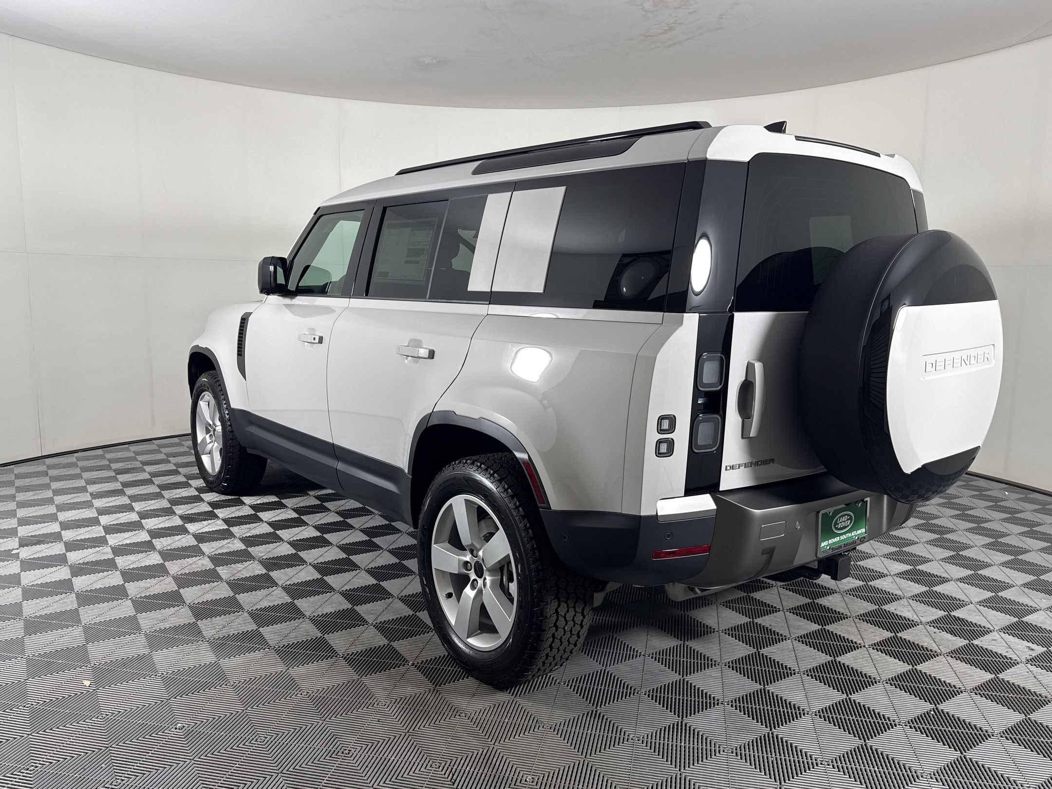 New 2026 Land Rover Defender 110 S AWD/4WD image 3