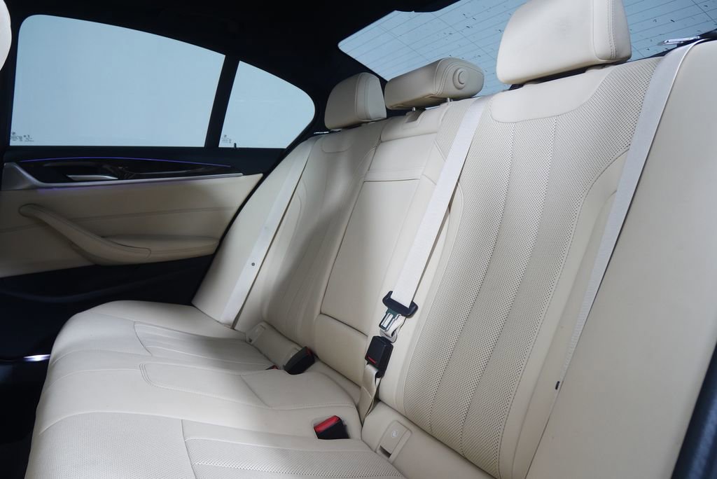 Certified 2023 BMW 530i w/ Convenience Package image 16