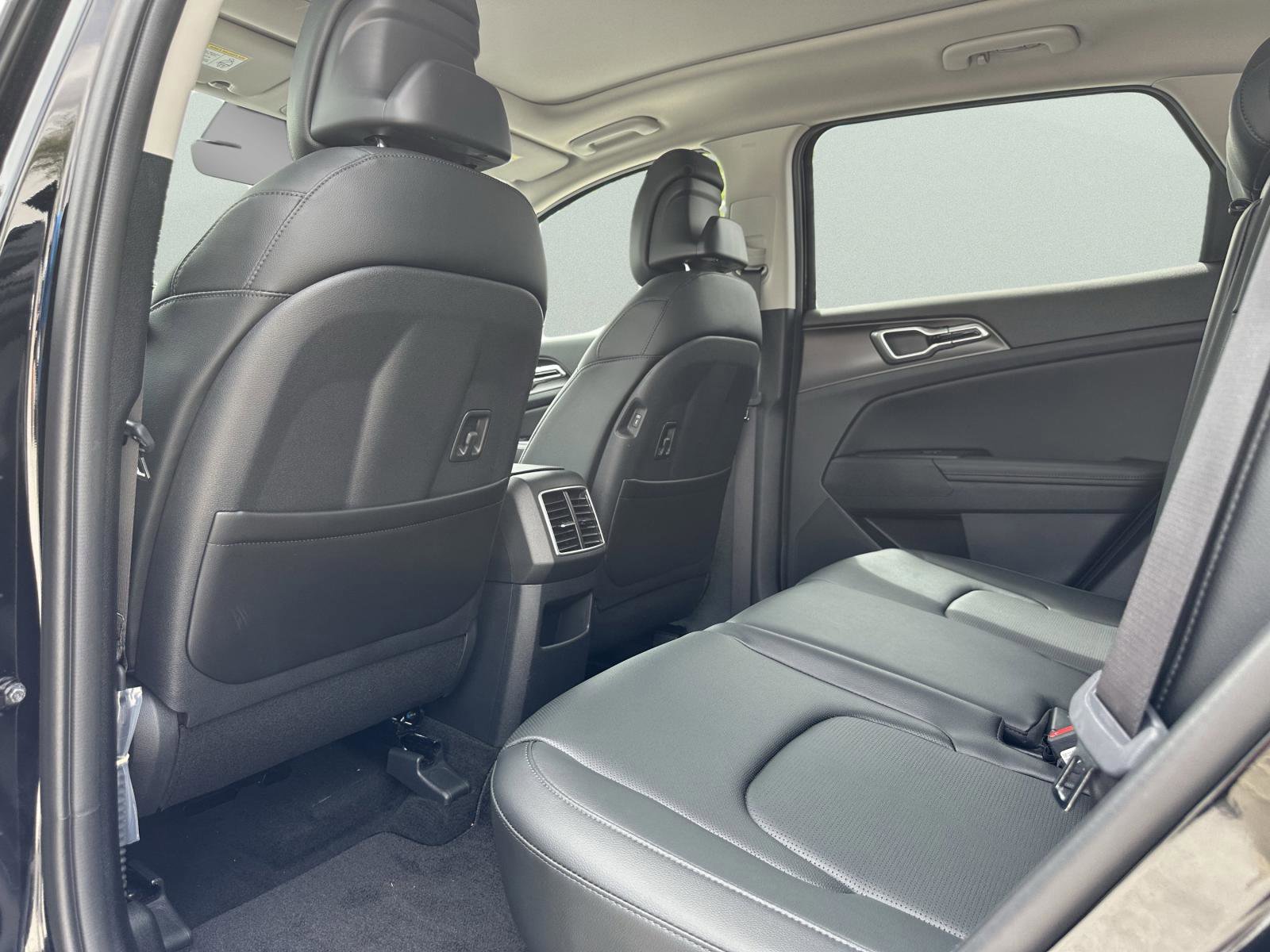 Used 2026 Kia Sportage EX w/ EX Panorama Roof Package FWD image 19