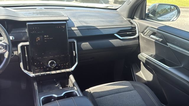 Used 2025 GMC Acadia Elevation FWD image 30