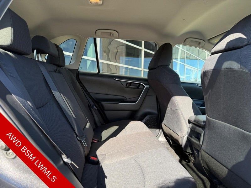 Used 2019 Toyota RAV4 LE w/ All Weather Liner Package AWD/4WD image 12