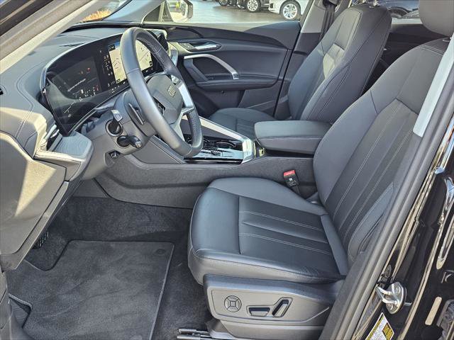 Used 2025 Audi Q5 Premium w/ Convenience Package image 2