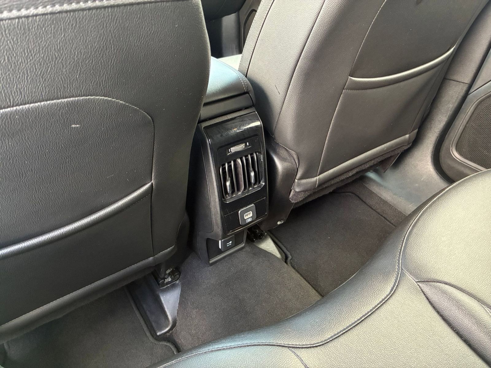 Used 2025 Jeep Compass Limited image 19