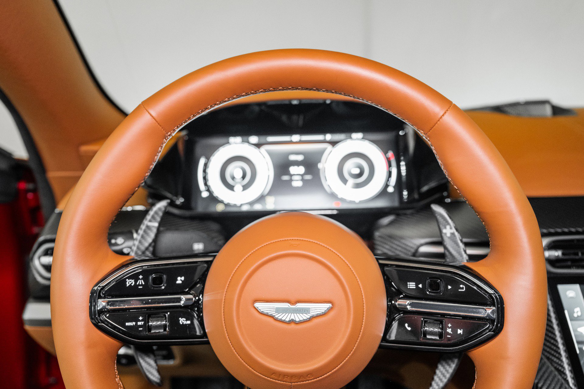 Used 2025 Aston Martin Vanquish image 10