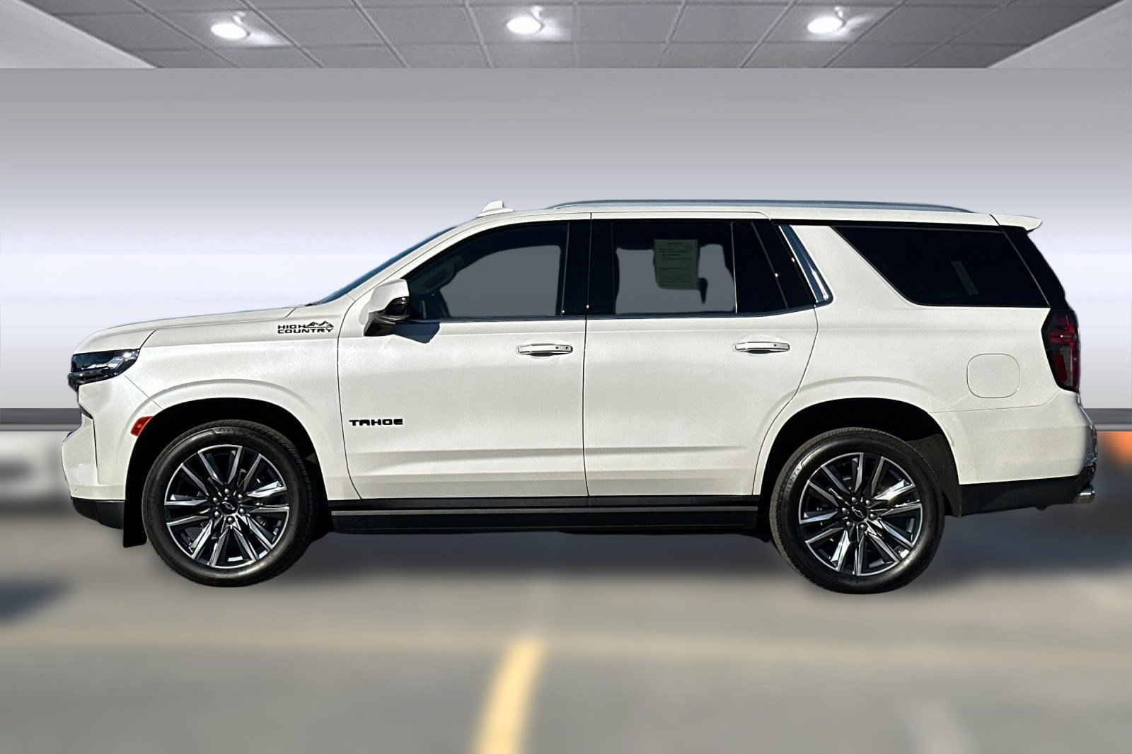 Used 2023 Chevrolet Tahoe High Country image 2