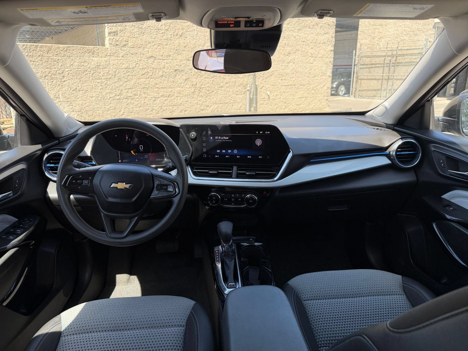 Used 2025 Chevrolet Trax LT FWD image 32