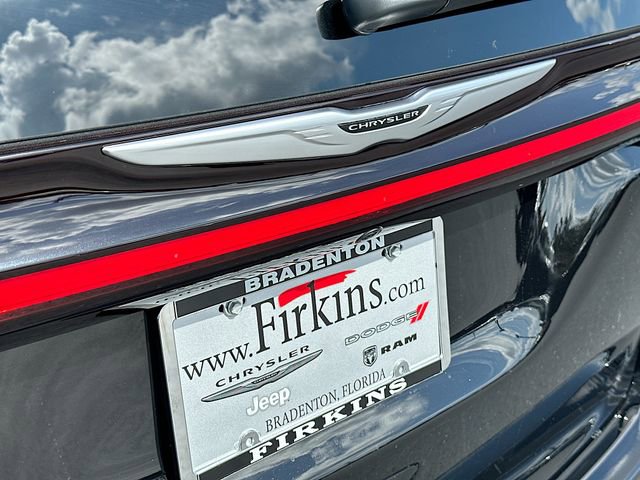 New 2025 Chrysler Pacifica Select image 18