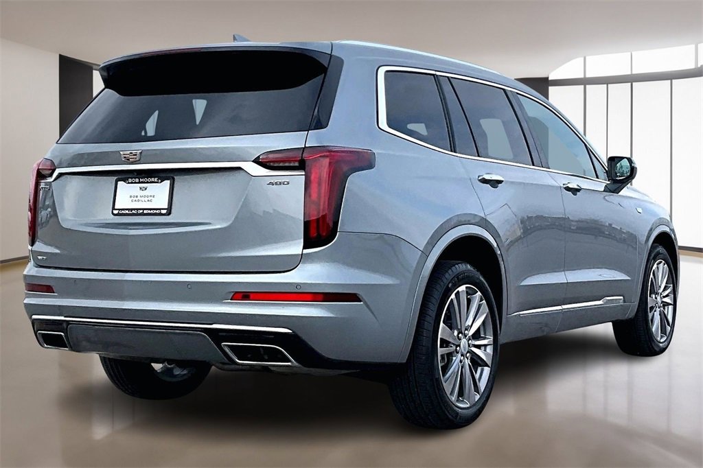 Certified 2025 Cadillac XT6 Premium Luxury image 2