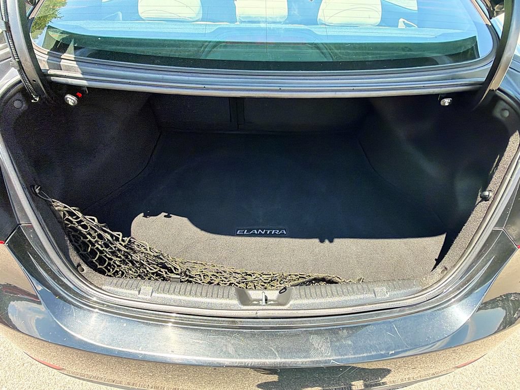 Used 2016 Hyundai Elantra Value Edition FWD image 28