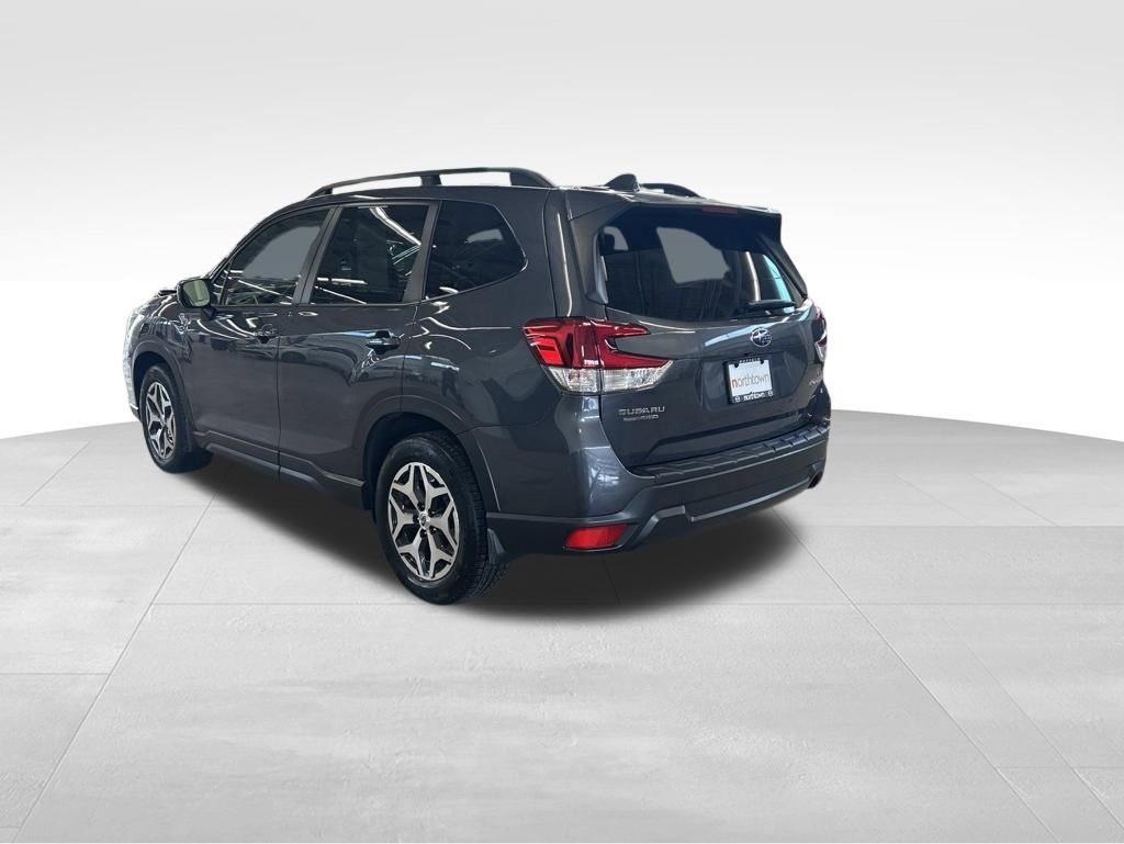 Used 2020 Subaru Forester Premium AWD/4WD image 4