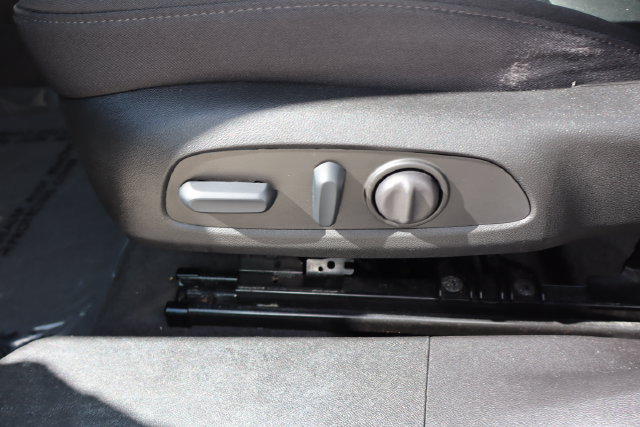Used 2025 Chevrolet Malibu LT FWD image 11