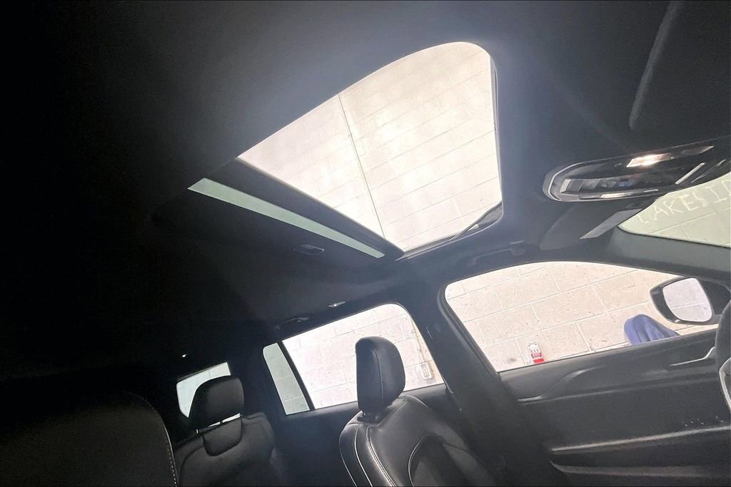 Used 2023 Jeep Grand Cherokee L Laredo image 27