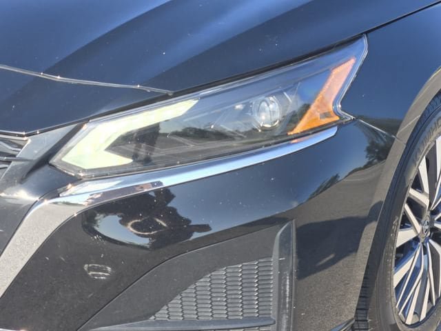 Used 2025 Nissan Altima 2.5 SV FWD image 10