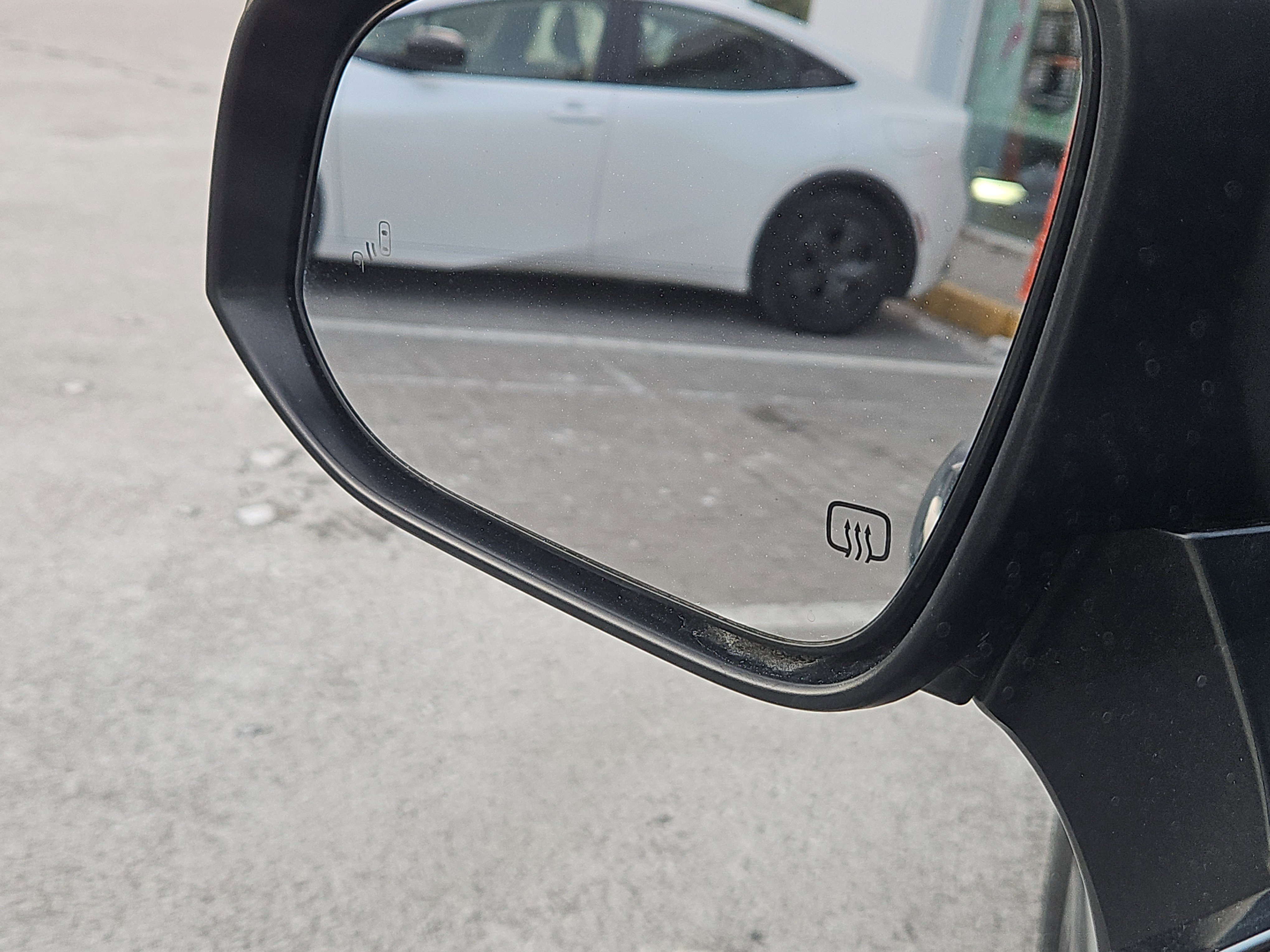 Used 2020 Toyota Highlander XLE image 14