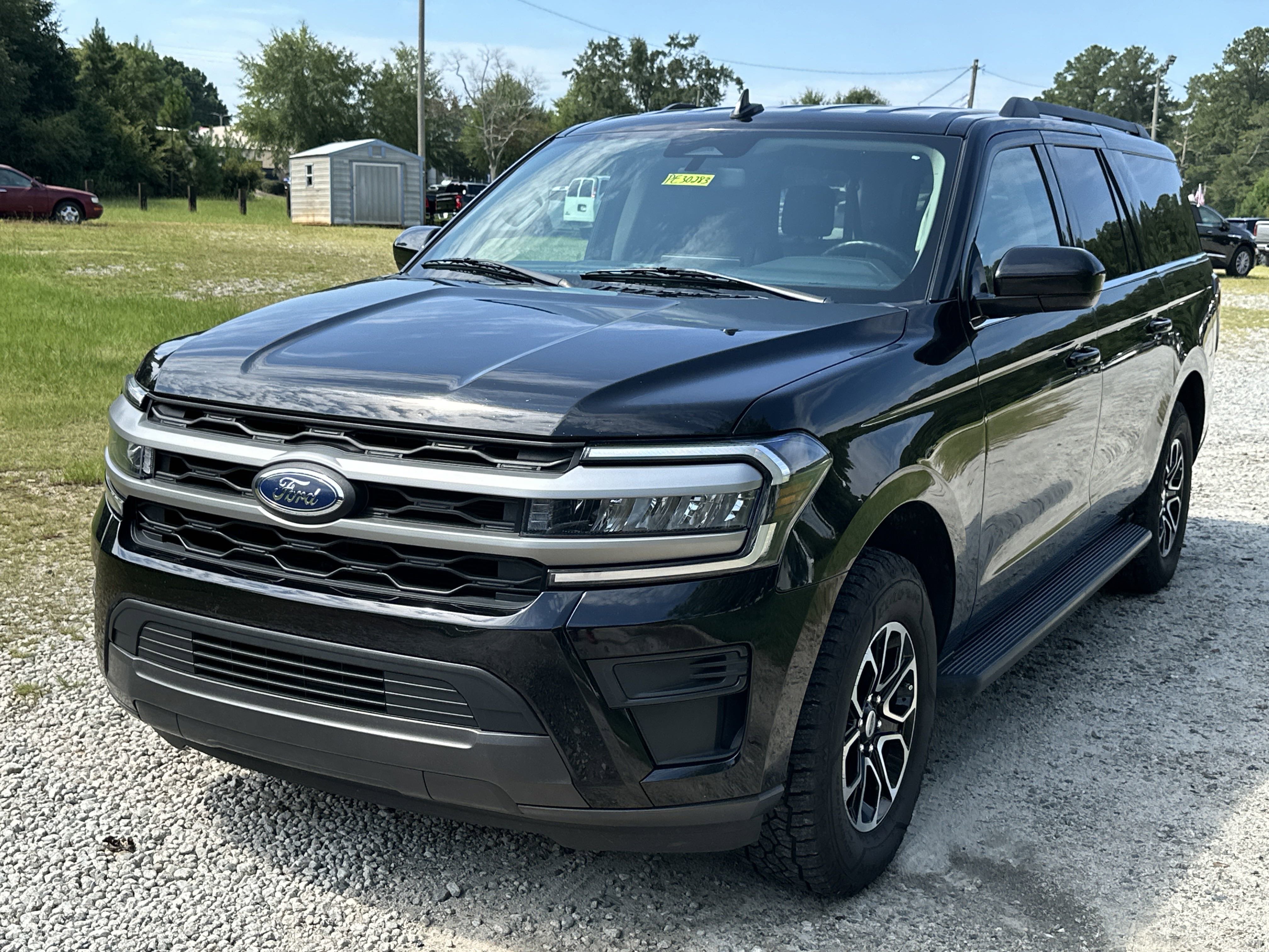 Used 2024 Ford Expedition Max XLT image 1