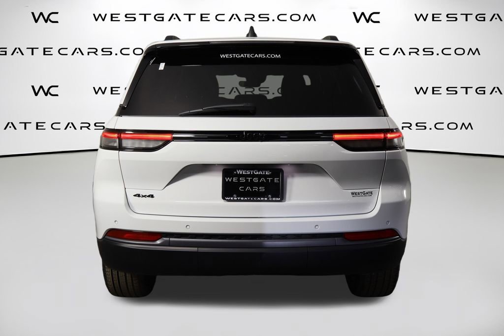 New 2026 Jeep Grand Cherokee Limited w/ Limited Altitude Package AWD/4WD video 4