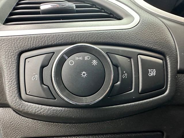 Certified 2021 Ford Edge SE image 13