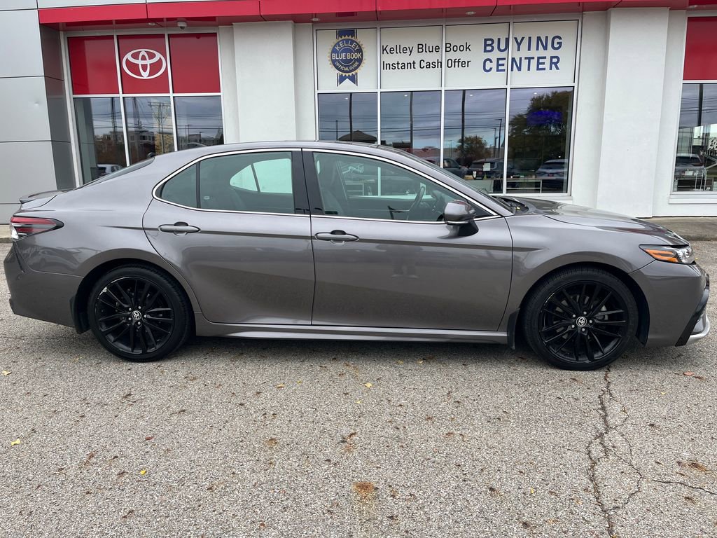 Used 2023 Toyota Camry XSE image 6