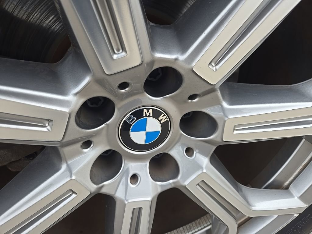Used 2024 BMW X7 xDrive40i w/ Climate Comfort Package image 27