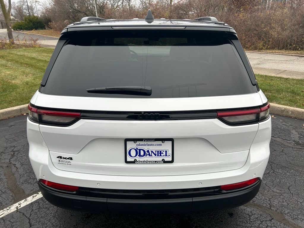 New 2025 Jeep Grand Cherokee Limited w/ Trailer Tow Package image 24