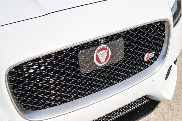 Used 2018 Jaguar XF S image 16