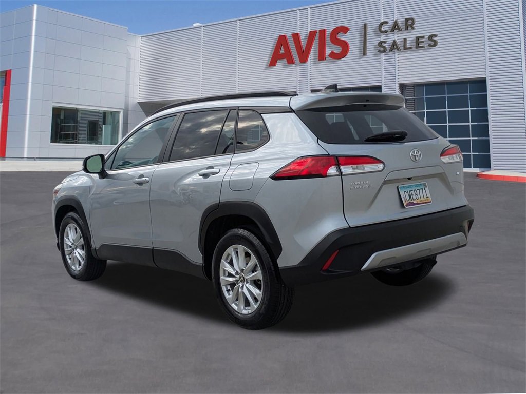 Used 2025 Toyota Corolla Cross LE image 9