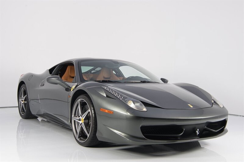 Used 2013 Ferrari 458 Italia Coupe RWD image 2