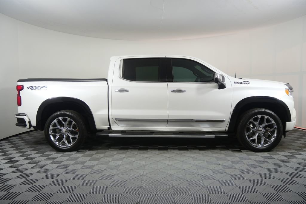 Used 2022 Chevrolet Silverado 1500 High Country w/ Z71 Off-Road Package AWD/4WD image 2