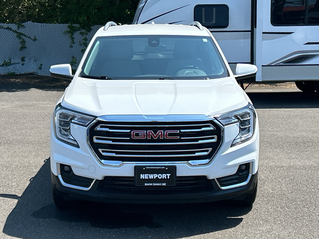 Used 2023 GMC Terrain SLT w/ Infotainment Package II AWD/4WD image 2