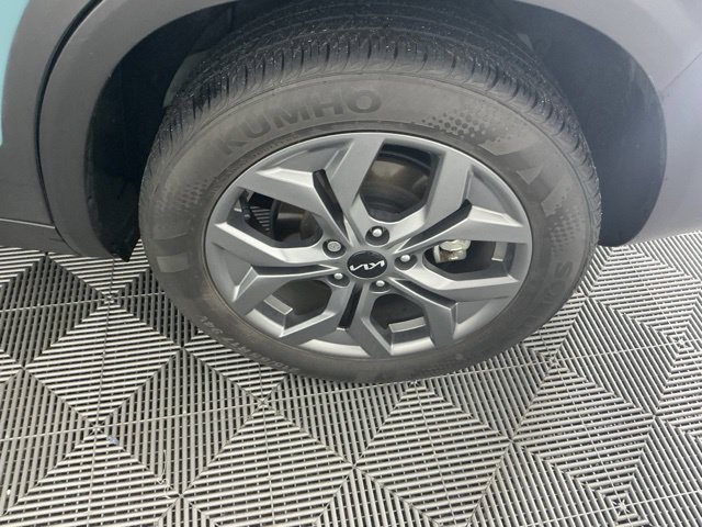 Used 2024 Kia Seltos S AWD/4WD image 16