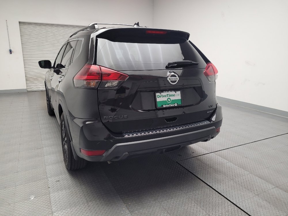 Used 2018 Nissan Rogue SV image 6