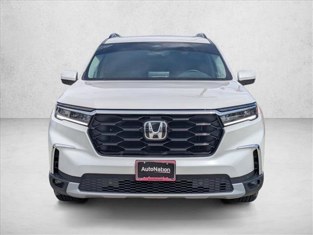 Used 2024 Honda Pilot Touring image 2