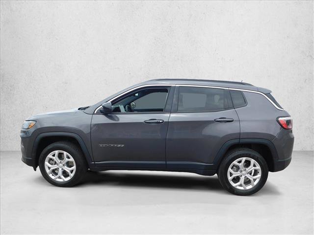Used 2024 Jeep Compass Latitude AWD/4WD image 15